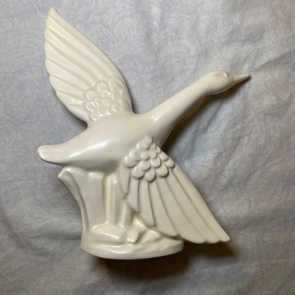 Vintage Royal Haeger‎ USA Swan Pair 8694 8695 White Pottery Centerpiece Inserts
